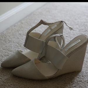 BCBG White Wedge